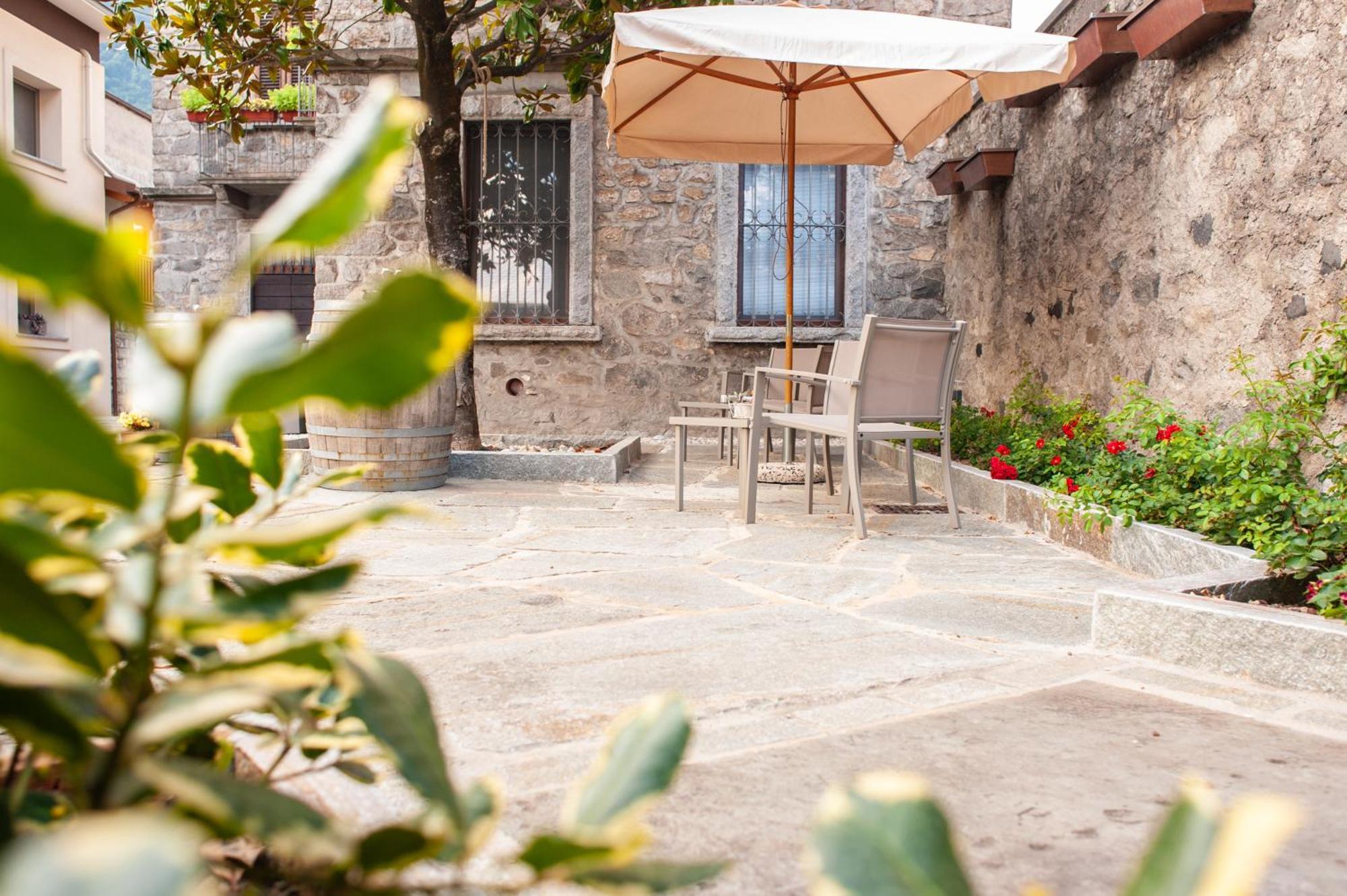 Corte Giorgi Breno Exterior photo